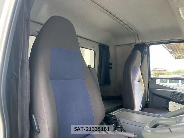 Mitsubishi FIGHTER 2015-03 6675932-19