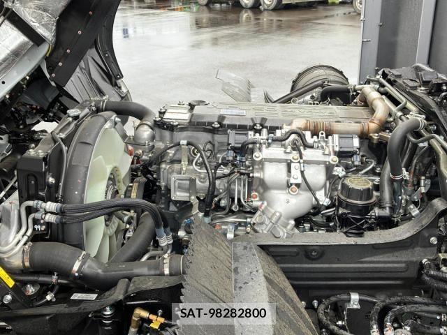 Mitsubishi FIGHTER 2025-07 6675920-14