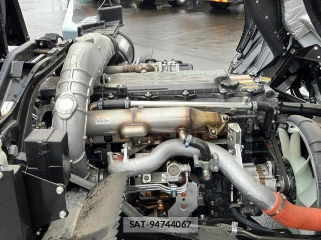 Mitsubishi FIGHTER 2025-11 6675923-13