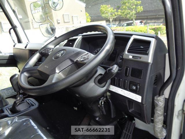 Mitsubishi FIGHTER 2020-07 6675925-14