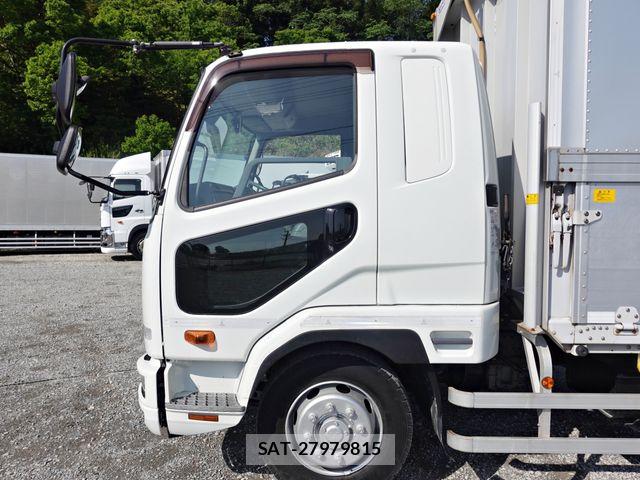 Mitsubishi FIGHTER 2016-03 6675927-7