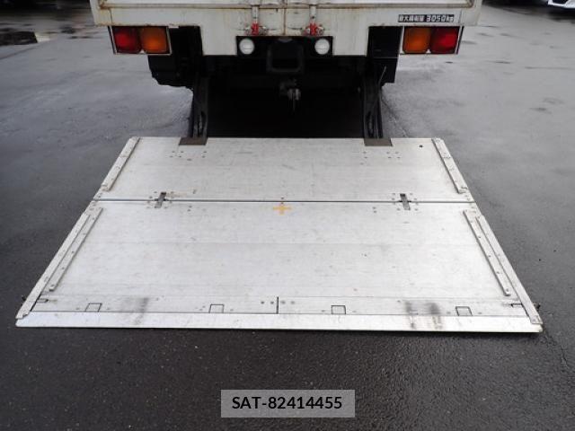 Mitsubishi FIGHTER 2019-02 6675930-18