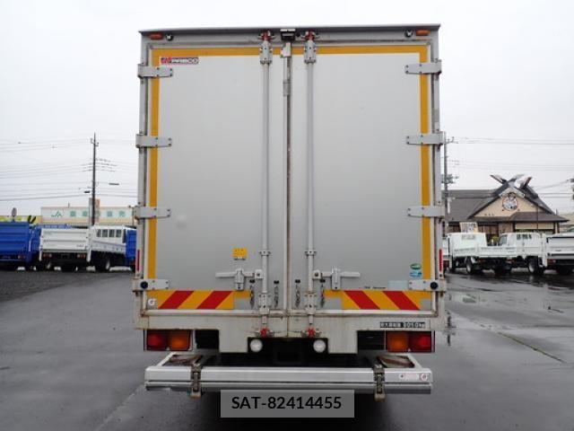 Mitsubishi FIGHTER 2019-02 6675930-5