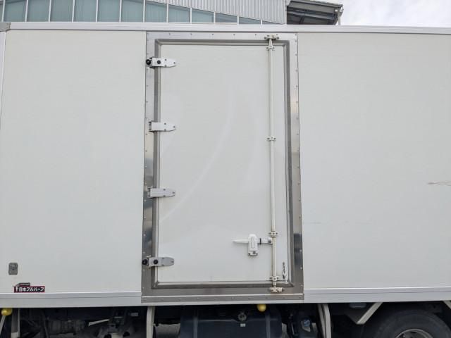 Mitsubishi FIGHTER 2021-02 6689562-12