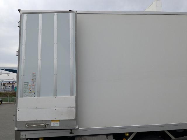 Mitsubishi FIGHTER 2021-02 6689562-14