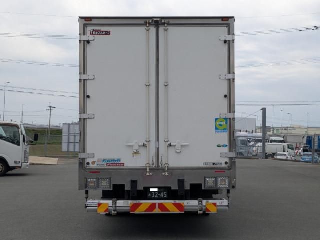 Mitsubishi FIGHTER 2021-02 6689562-6