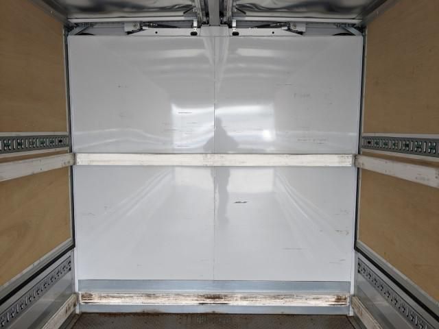 Mitsubishi FIGHTER 2021-04 6689563-16