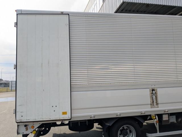 Mitsubishi FIGHTER 2019-02 6689566-12