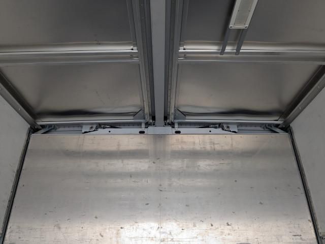 Mitsubishi FIGHTER 2019-02 6689566-21