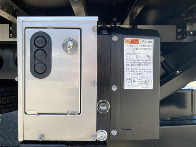 Mitsubishi FIGHTER 2026-02 6689556-11