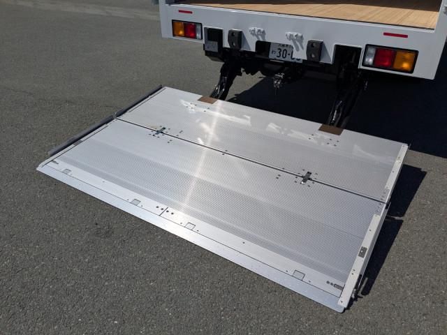 Mitsubishi FIGHTER 2025-12 6689558-9