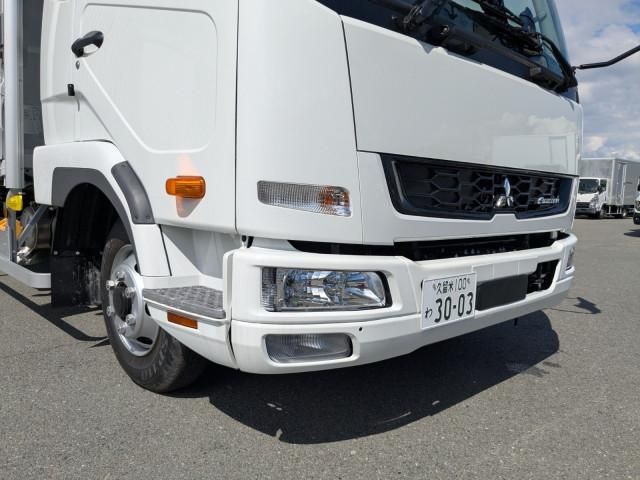 Mitsubishi FIGHTER 2025-12 6689558-23