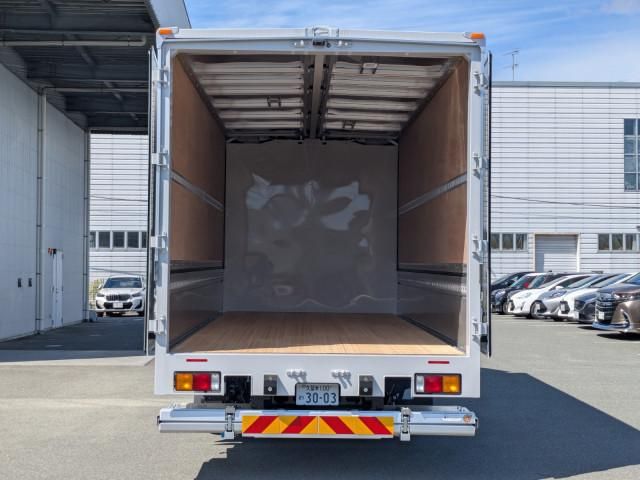 Mitsubishi FIGHTER 2025-12 6689558-7