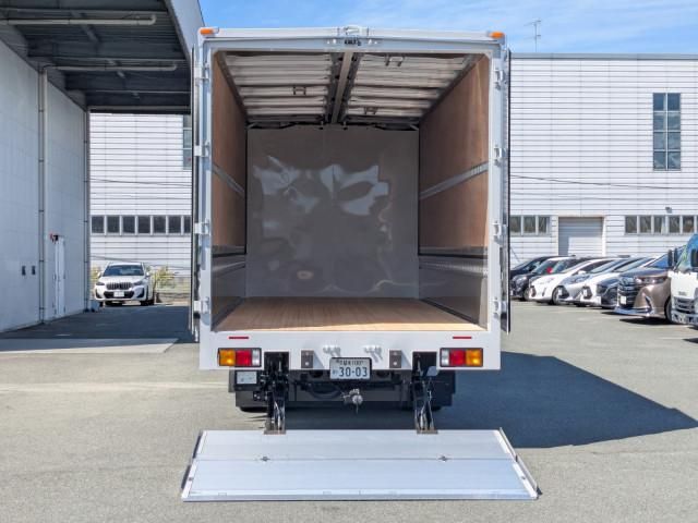Mitsubishi FIGHTER 2025-12 6689558-8
