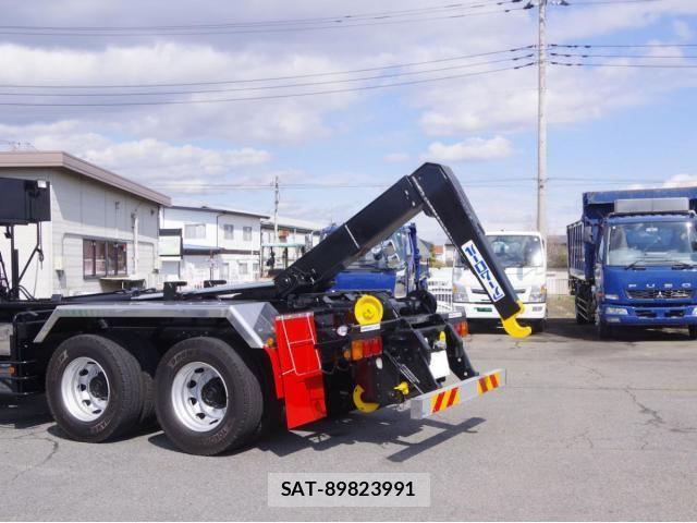 Mitsubishi FIGHTER 2015-11 6791024-9