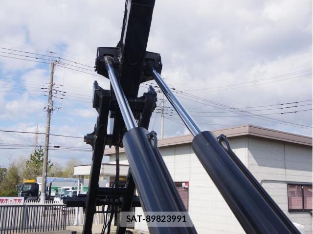 Mitsubishi FIGHTER 2015-11 6791024-11