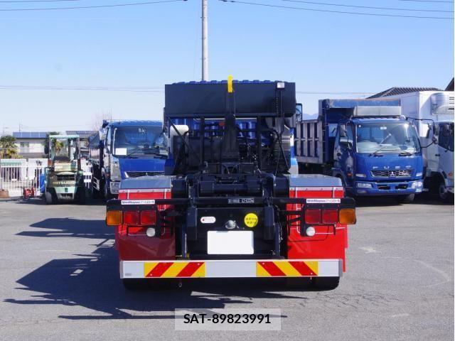 Mitsubishi FIGHTER 2015-11 6791024-19
