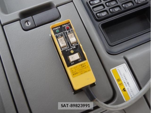 Mitsubishi FIGHTER 2015-11 6791024-27