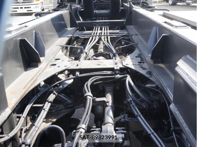 Mitsubishi FIGHTER 2015-11 6791024-8