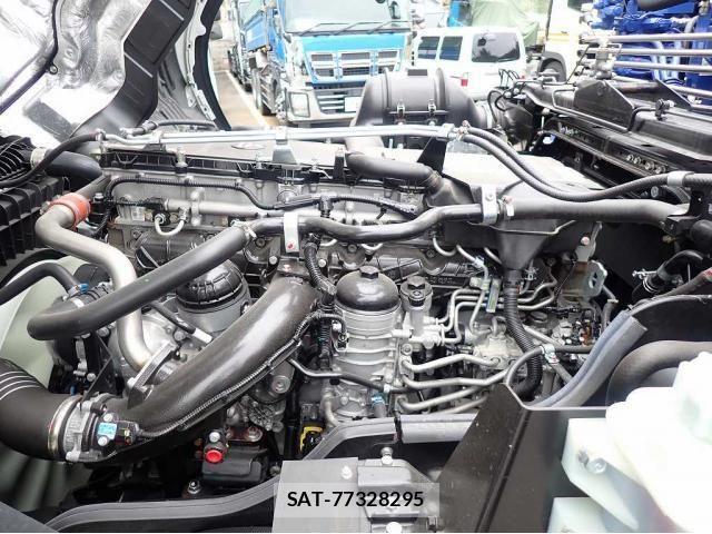 Mitsubishi FIGHTER 2025-10 6791025-24