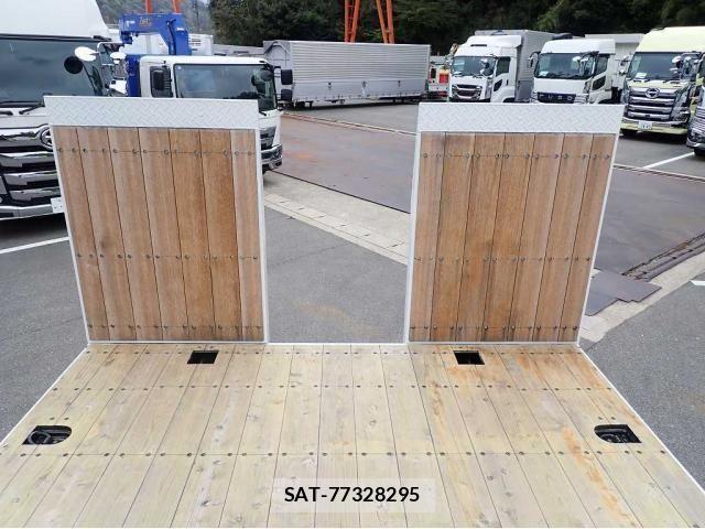 Mitsubishi FIGHTER 2025-10 6791025-5