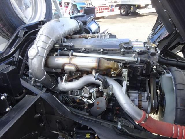 Mitsubishi FIGHTER 2025-12 6805387-26