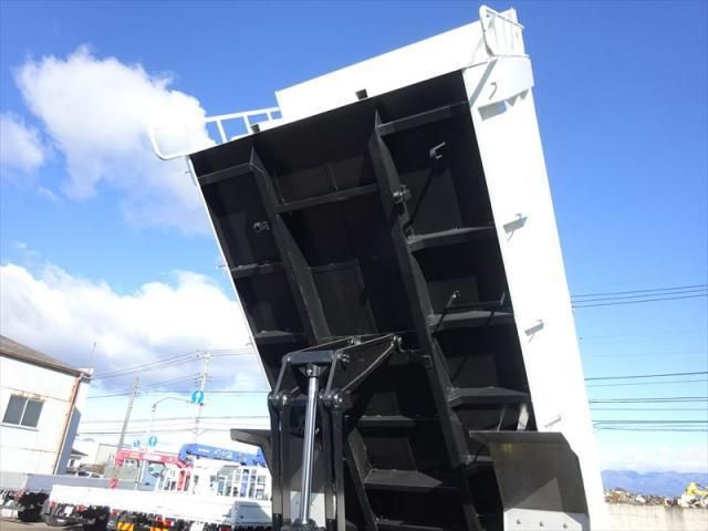 Mitsubishi FIGHTER 2025-12 6805387-8