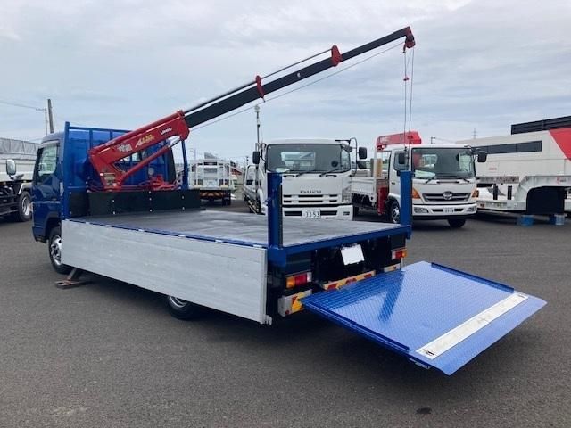 Mitsubishi FIGHTER 2019-03 6805399-17