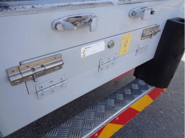 Mitsubishi FIGHTER 2021-12 6805398-5