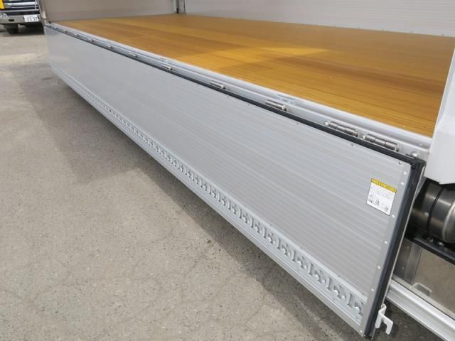 Mitsubishi FIGHTER 2025-03 6805386-12