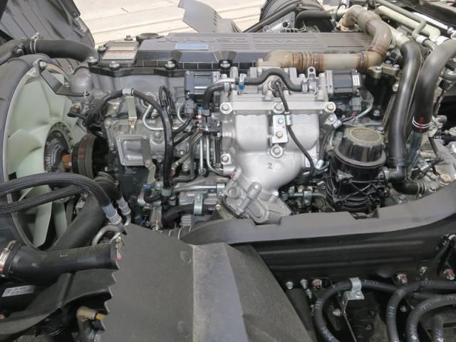Mitsubishi FIGHTER 2025-03 6805386-25