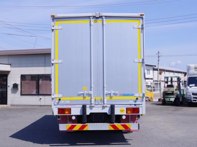 Mitsubishi FIGHTER 2017-09 6805397-20