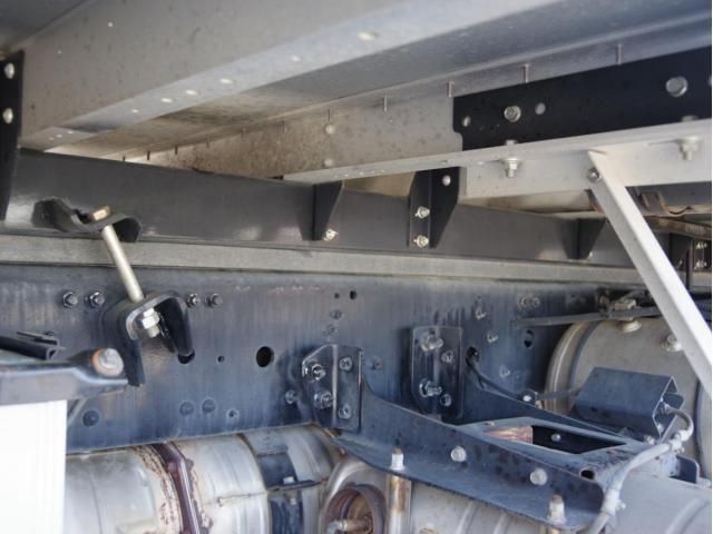 Mitsubishi FIGHTER 2017-09 6805397-5