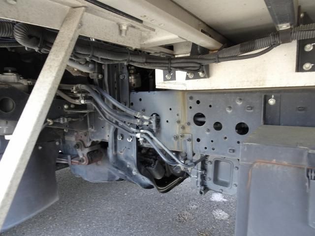 Mitsubishi FIGHTER 2016-06 6805402-14