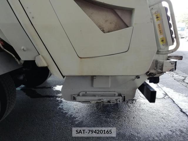 Mitsubishi FIGHTER 2015-12 6905048-19