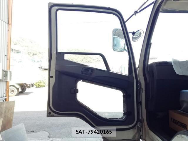 Mitsubishi FIGHTER 2015-12 6905048-20