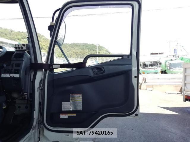 Mitsubishi FIGHTER 2015-12 6905048-28