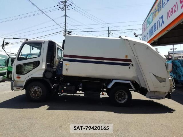 Mitsubishi FIGHTER 2015-12 6905048-7