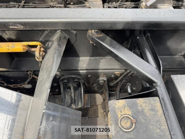 Mitsubishi FIGHTER 2011-08 6905049-15