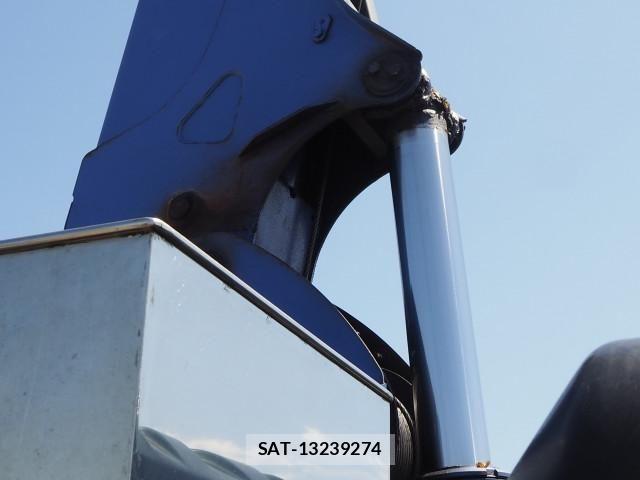 Mitsubishi FIGHTER 2012-08 6905046-16