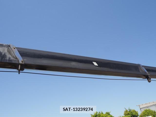 Mitsubishi FIGHTER 2012-08 6905046-21