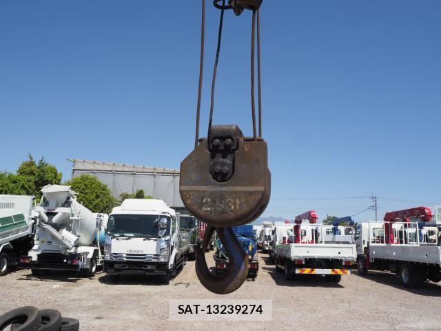 Mitsubishi FIGHTER 2012-08 6905046-23