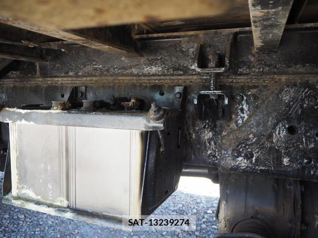 Mitsubishi FIGHTER 2012-08 6905046-27