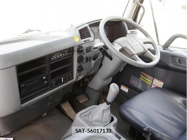 Mitsubishi FIGHTER 2014-03 6905045-28
