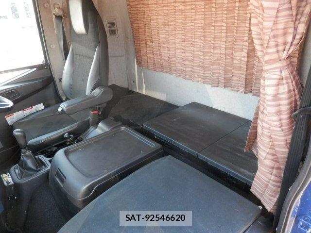 Mitsubishi FIGHTER 2020-07 6905047-28