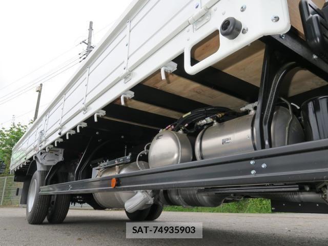 Mitsubishi FIGHTER 2025-11 6905041-10