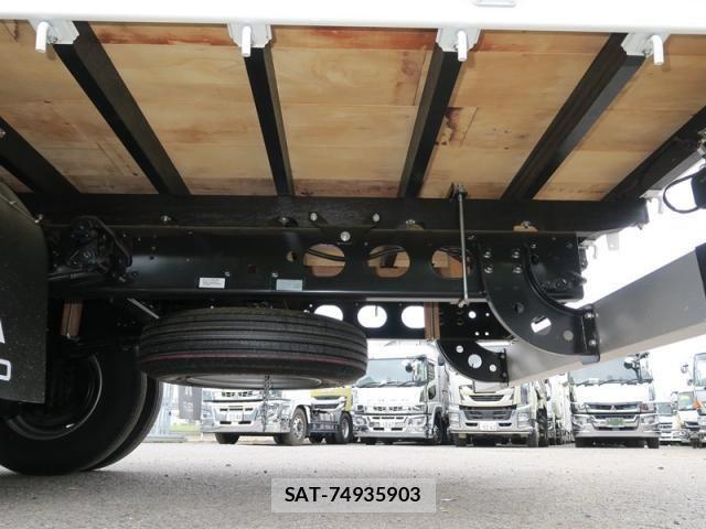 Mitsubishi FIGHTER 2025-11 6905041-13