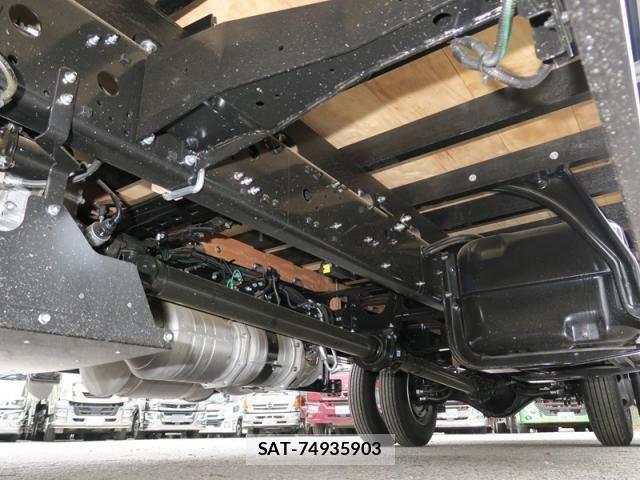 Mitsubishi FIGHTER 2025-11 6905041-17