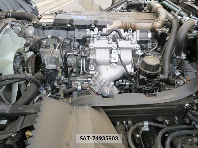 Mitsubishi FIGHTER 2025-11 6905041-20
