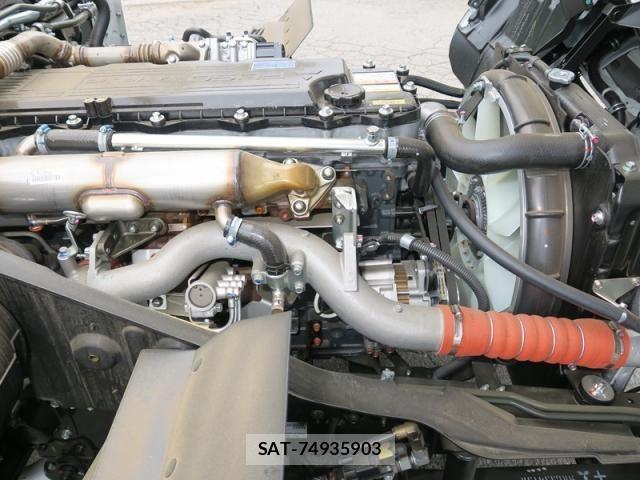 Mitsubishi FIGHTER 2025-11 6905041-21
